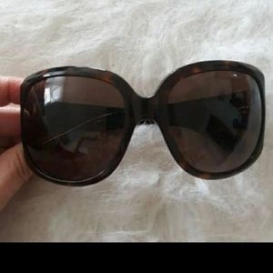 D&G tortoise oversized sunglasses with white case